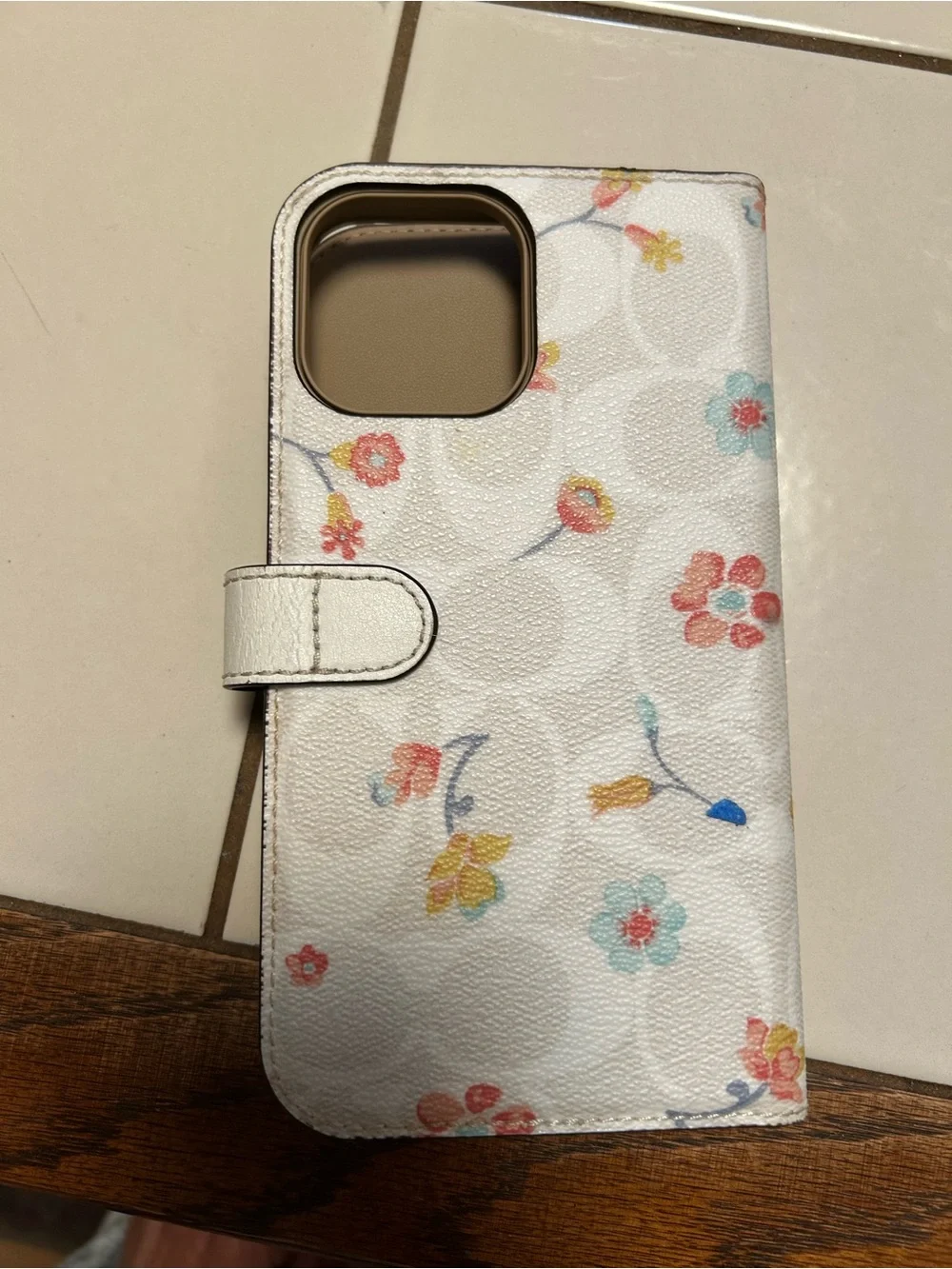 Coach White Floral Signature Wallet Phone Case iPhone 14